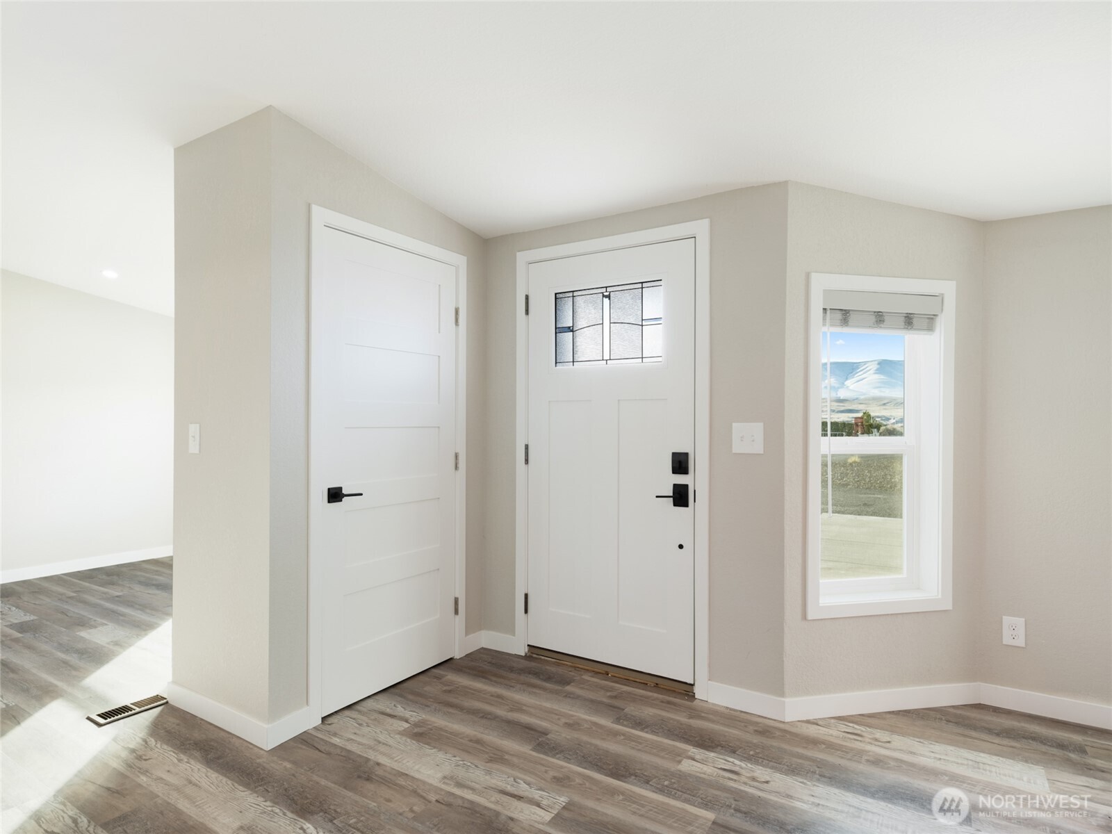 734 Lakeside Way SW, Mattawa, WA 99349