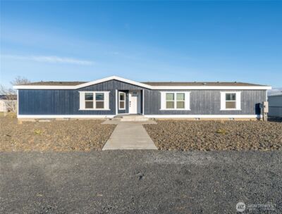 734 Lakeside Way SW, Mattawa, WA 99349 - Photo 2