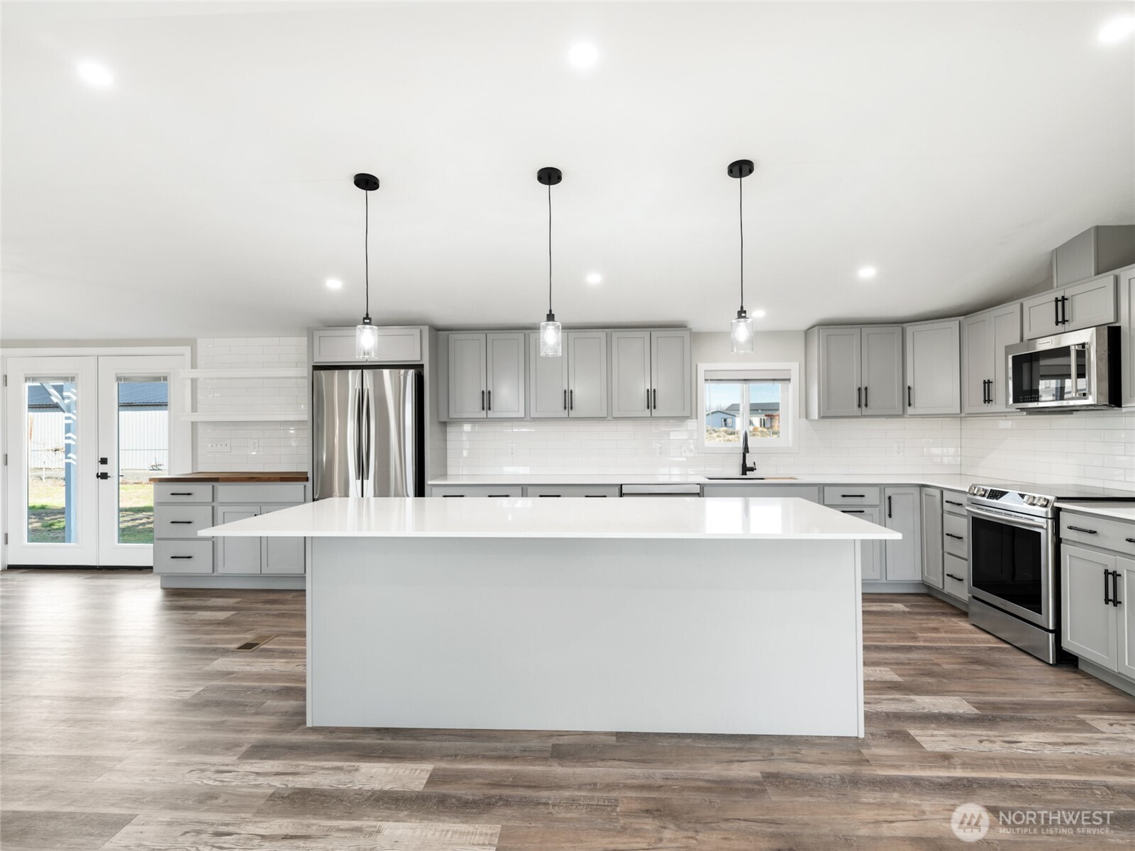 734 Lakeside Way SW, Mattawa, WA 99349