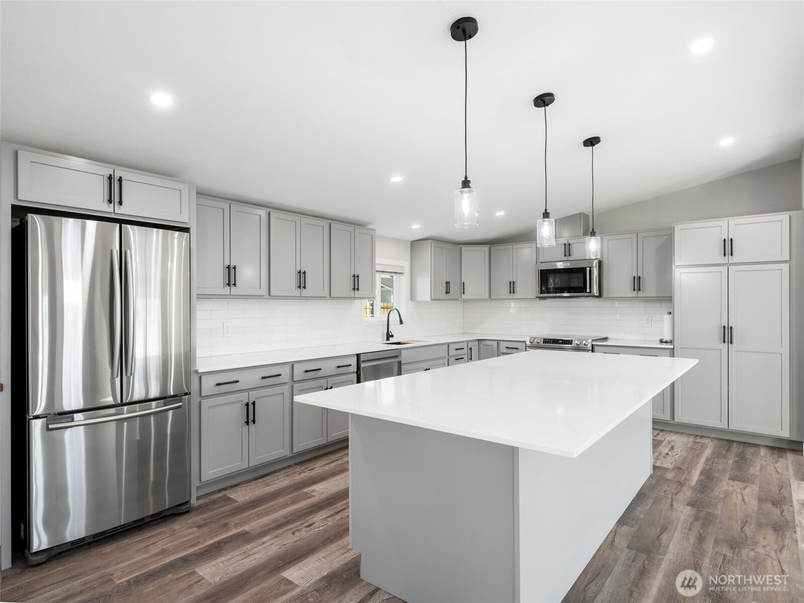 734 Lakeside Way SW, Mattawa, WA 99349