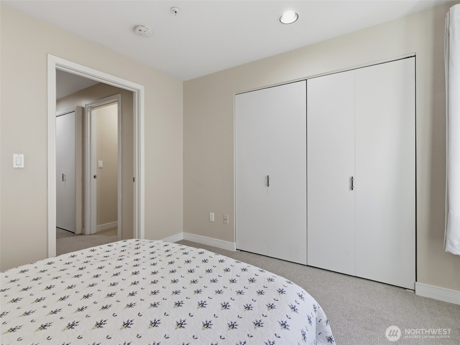 601 W Mercer Place #301, Seattle, WA 98119
