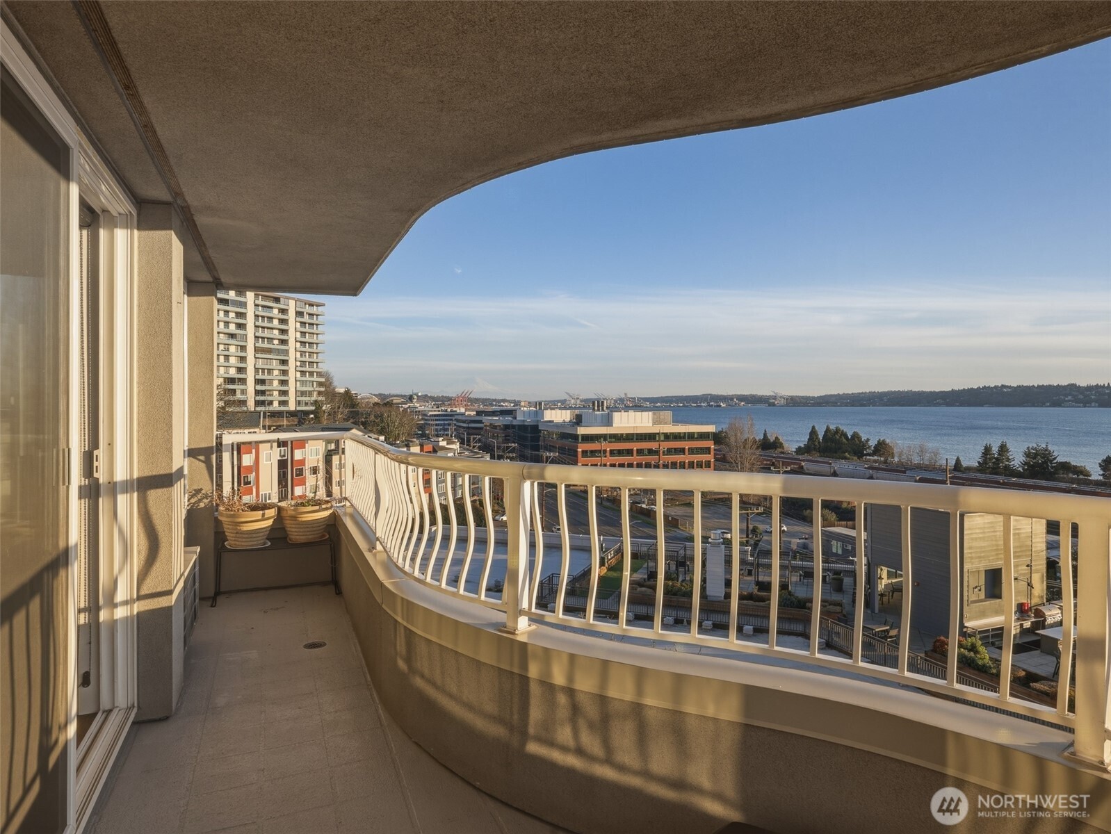 601 W Mercer Place #301, Seattle, WA 98119