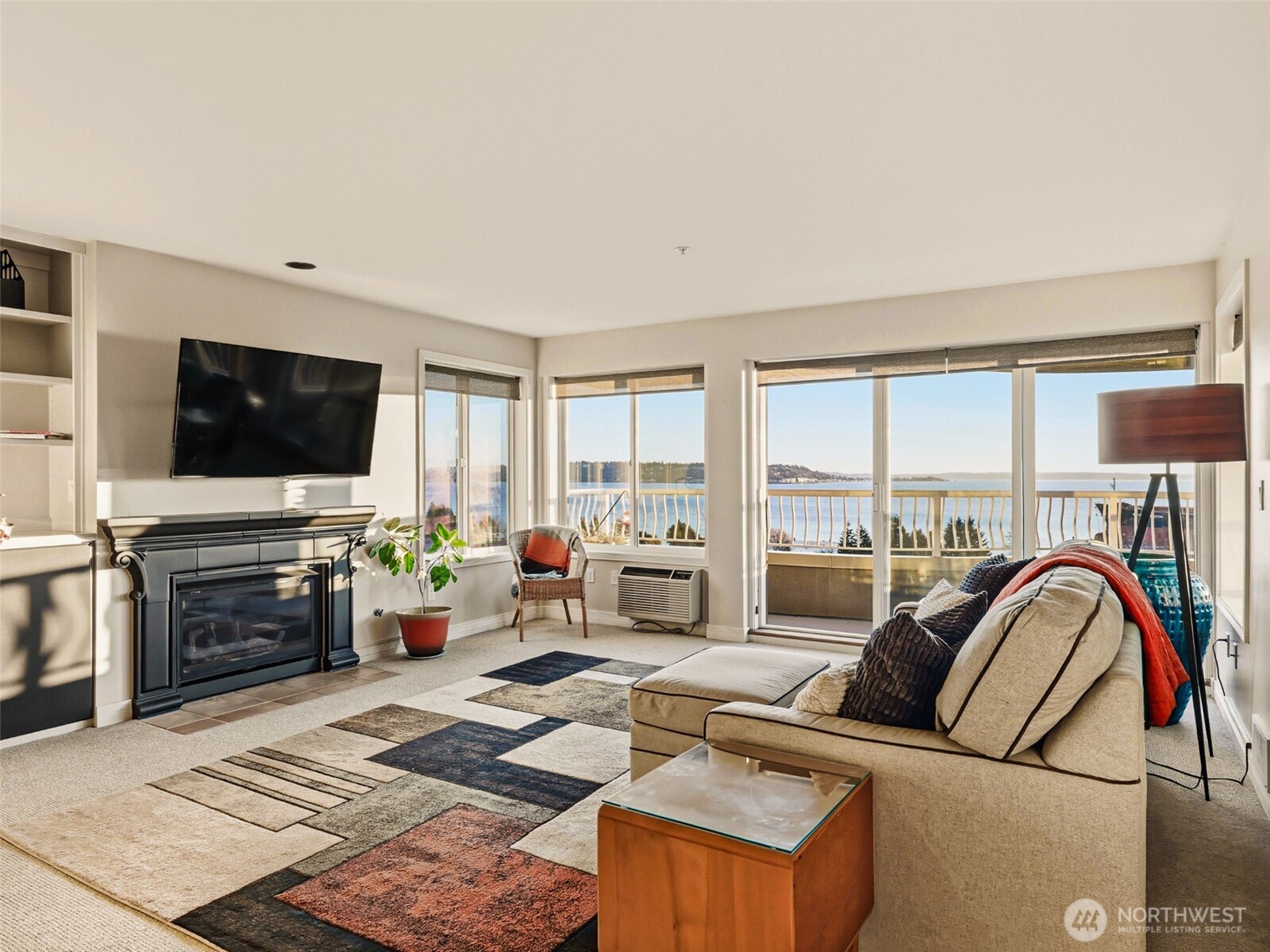 601 W Mercer Place #301, Seattle, WA 98119