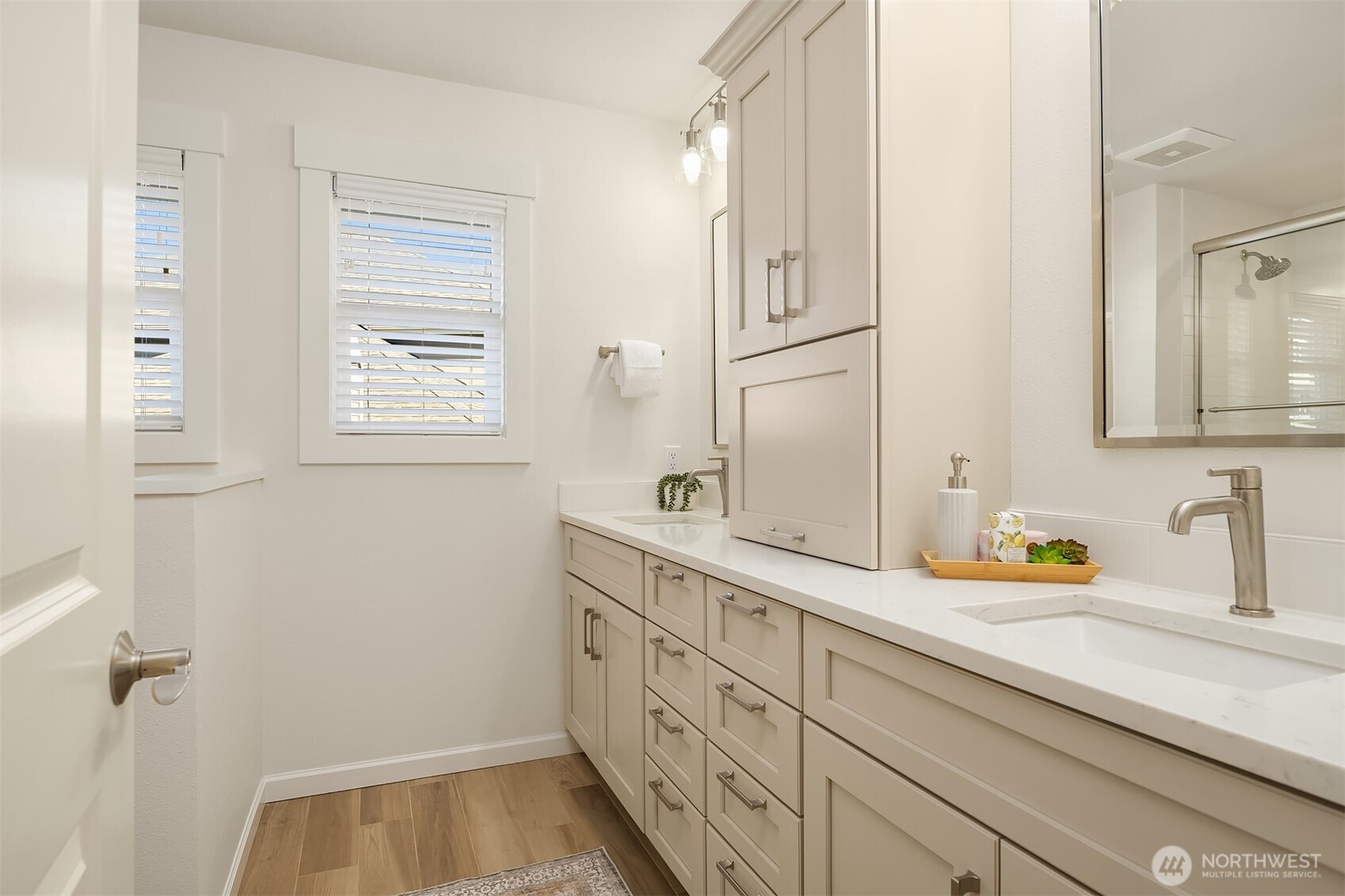 15732 NE 119th Court , Redmond, WA 98052-2252