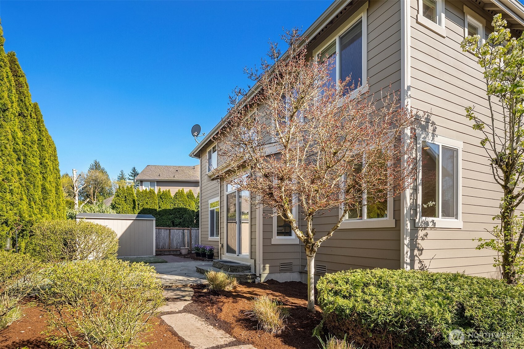 15732 NE 119th Court , Redmond, WA 98052-2252