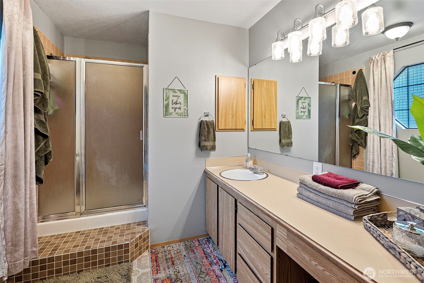 8220 Lariat Trail NW, Bremerton, WA 98311