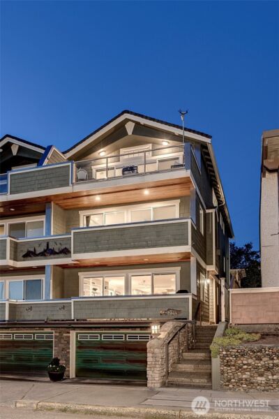 3312 Beach Drive SW, Seattle, WA 98116-2616 - Photo 2