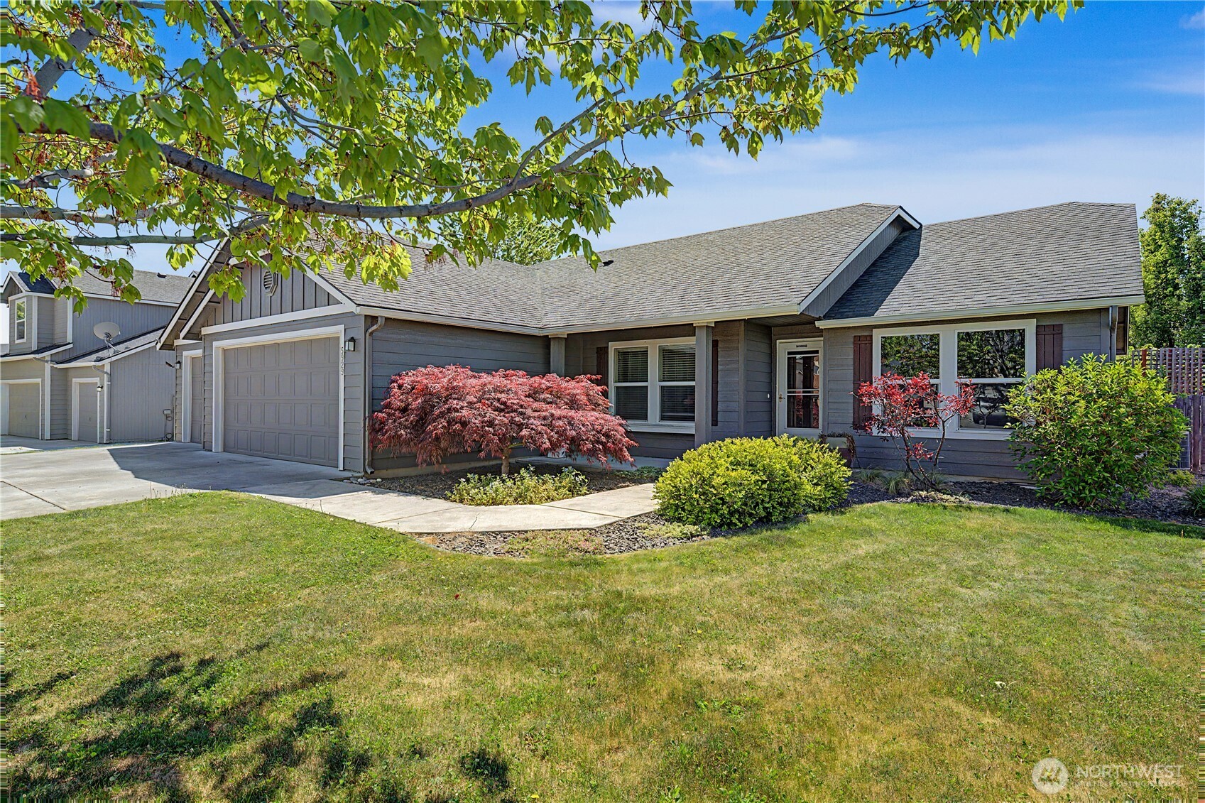 5929 Bluewood Street , West Richland, WA 99353