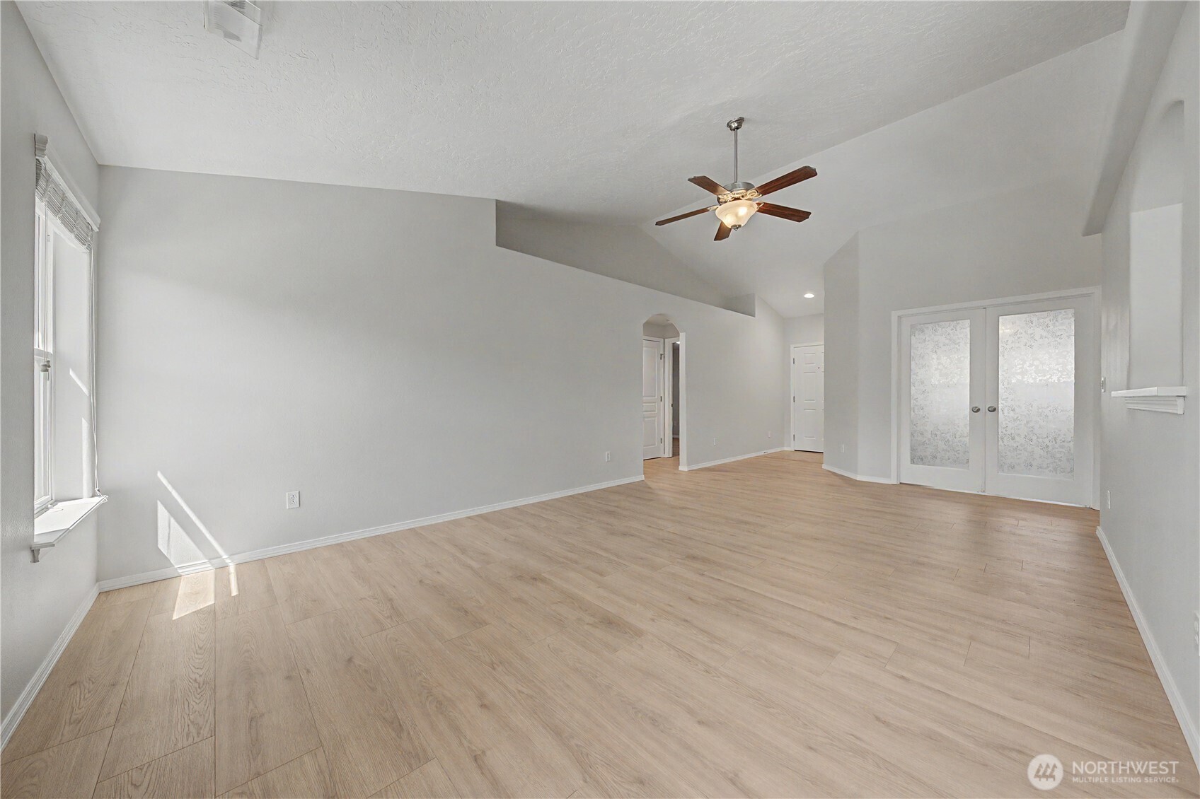 5929 Bluewood Street , West Richland, WA 99353