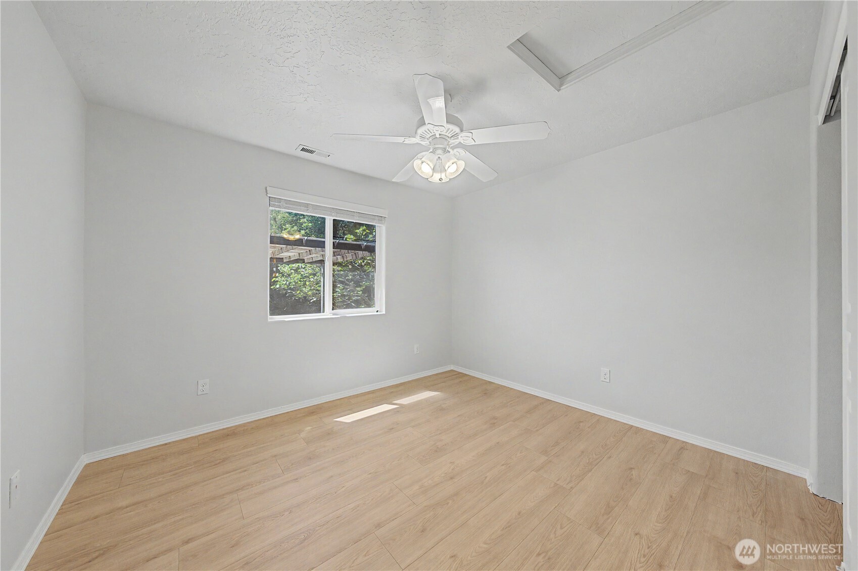5929 Bluewood Street , West Richland, WA 99353