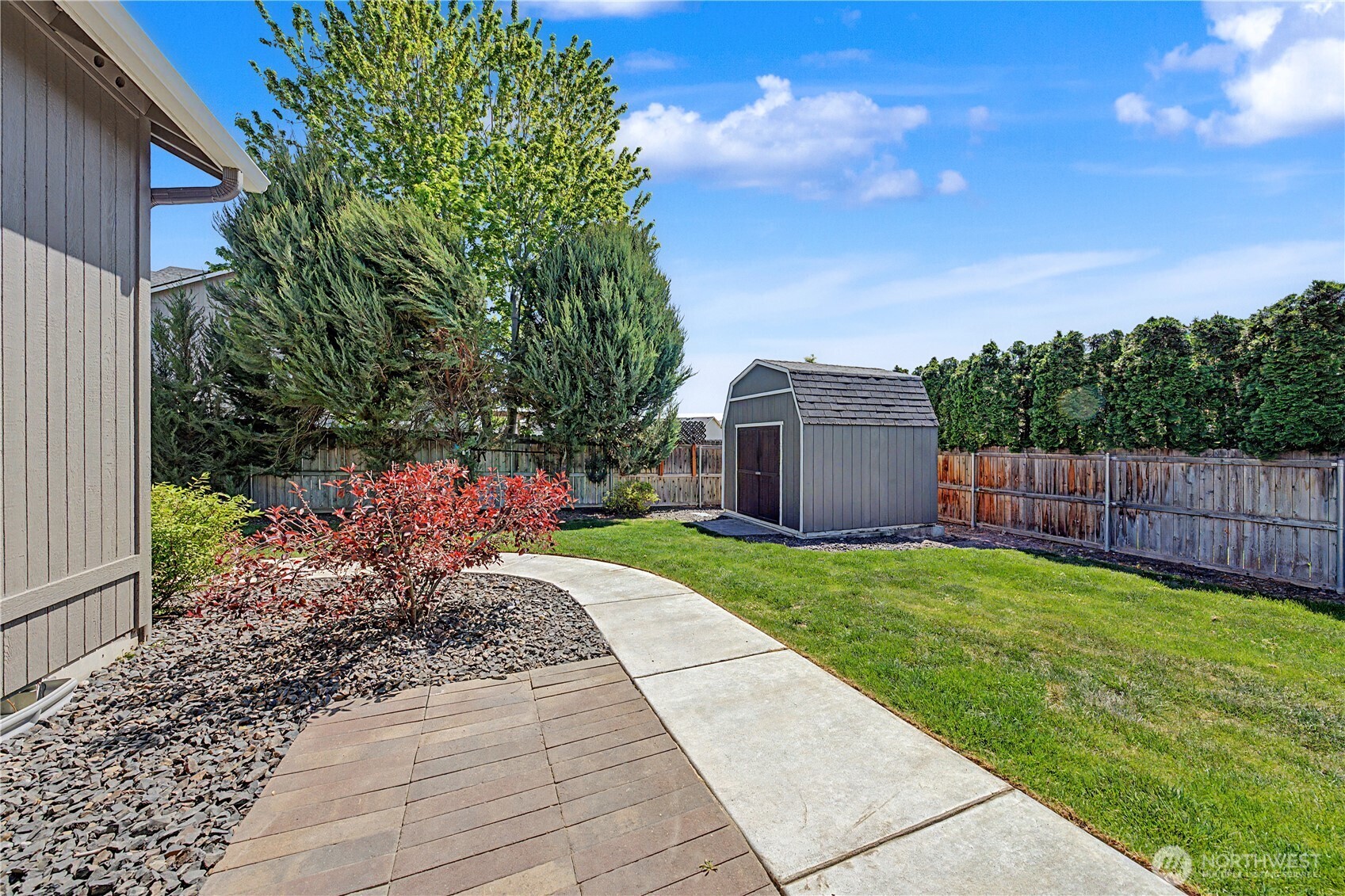 5929 Bluewood Street , West Richland, WA 99353