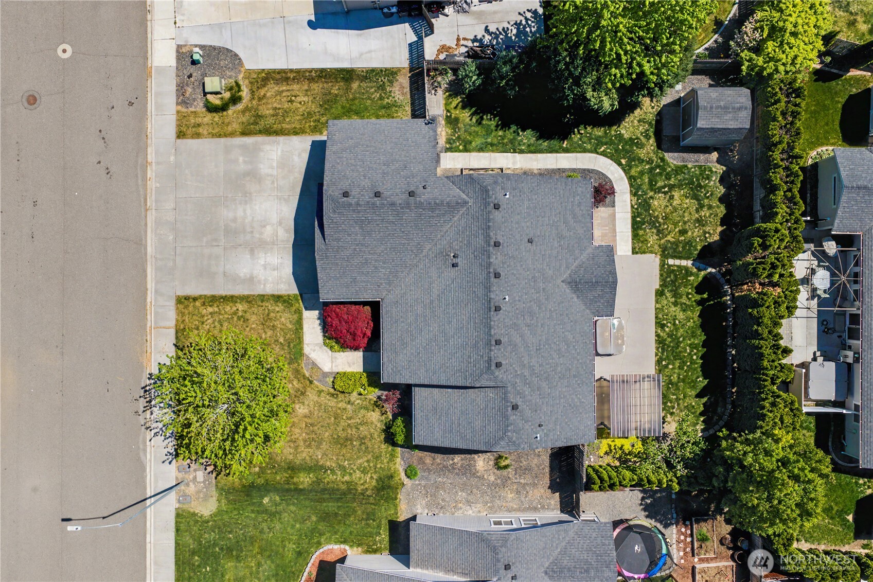 5929 Bluewood Street , West Richland, WA 99353