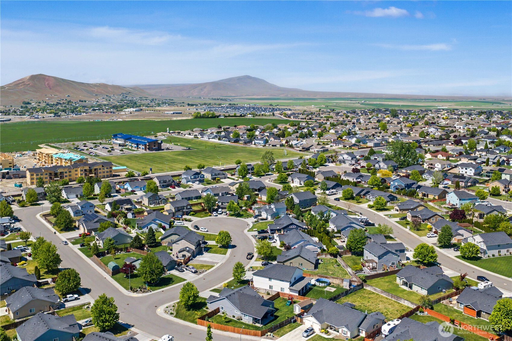 5929 Bluewood Street , West Richland, WA 99353