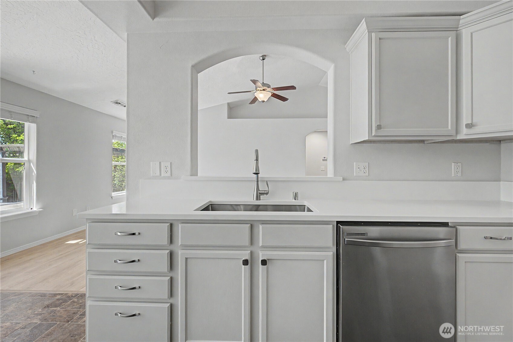 5929 Bluewood Street , West Richland, WA 99353