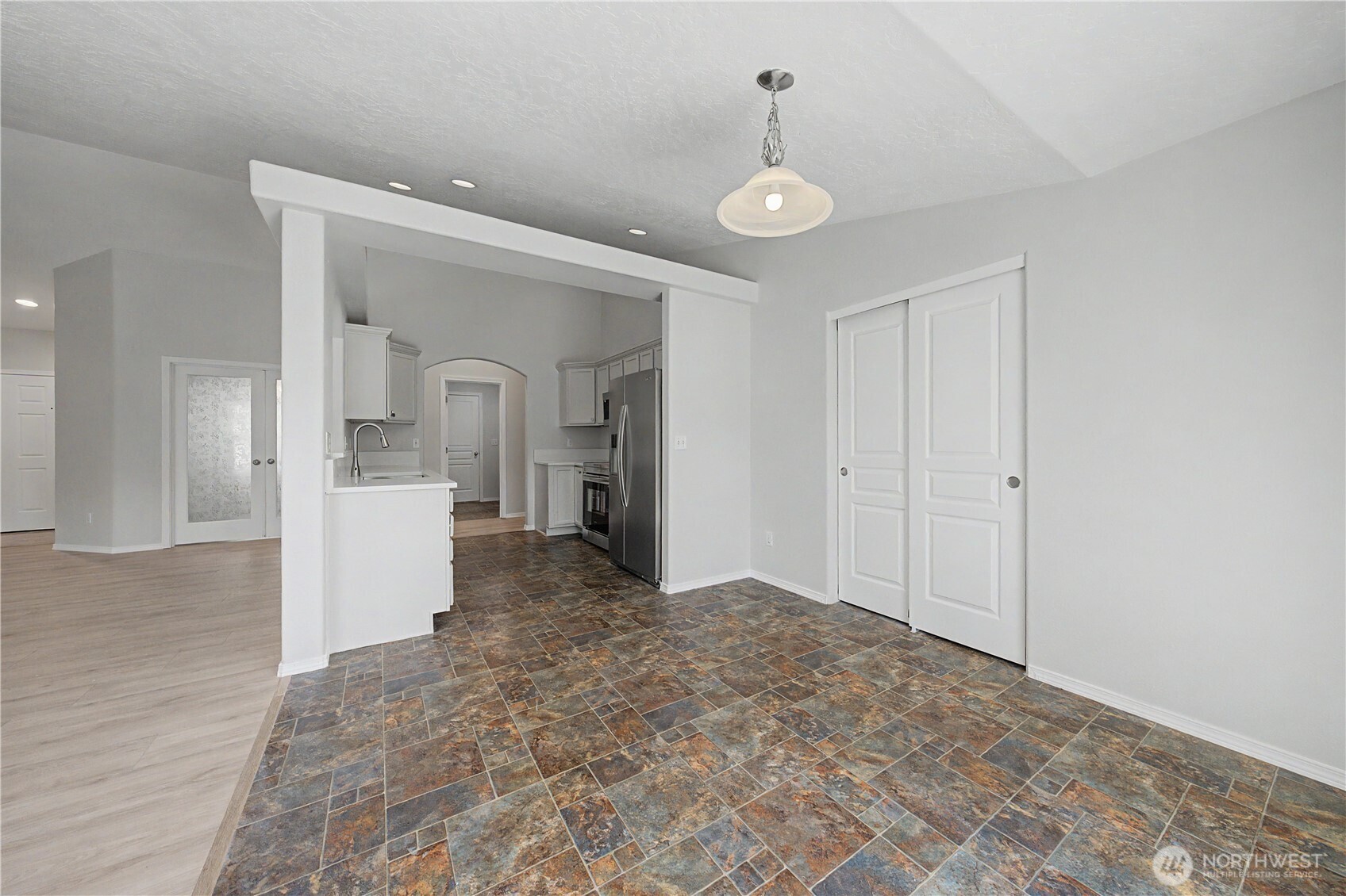 5929 Bluewood Street , West Richland, WA 99353