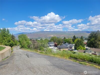 1823 North Road , Wenatchee, WA 98801 - Photo 1
