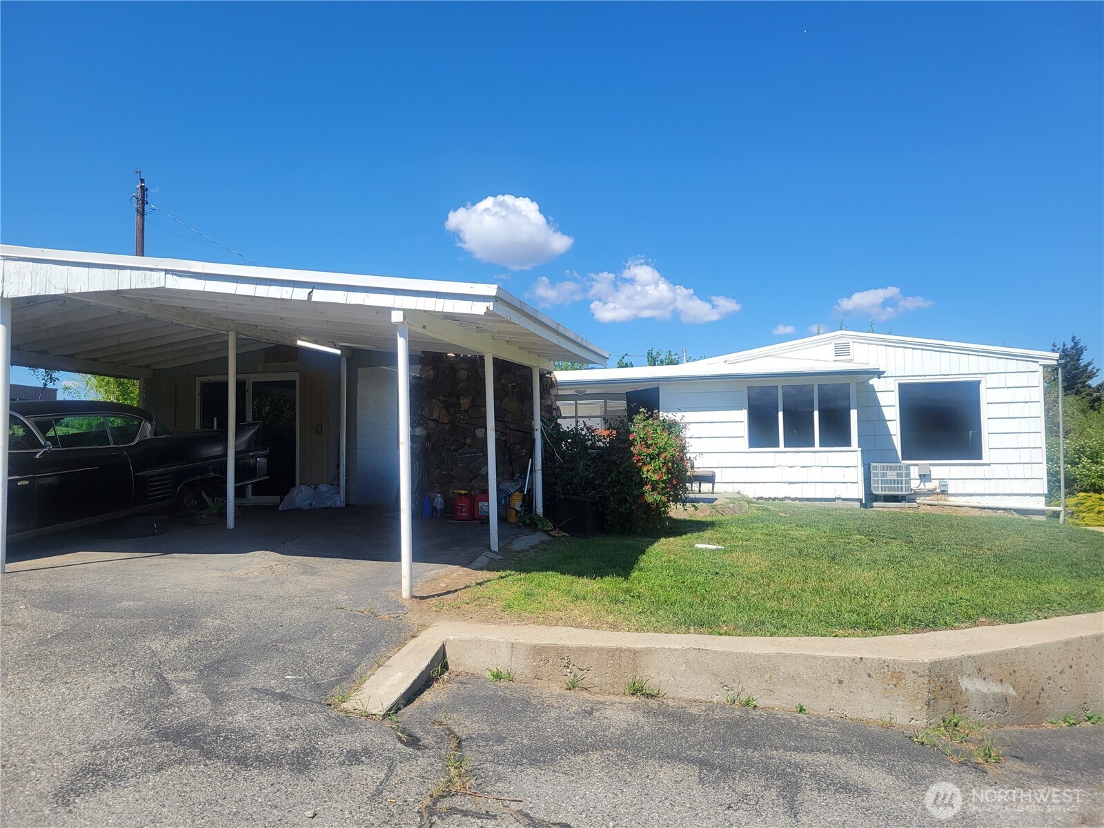 1823 North Road , Wenatchee, WA 98801
