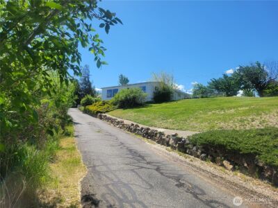 1823 North Road , Wenatchee, WA 98801 - Photo 5