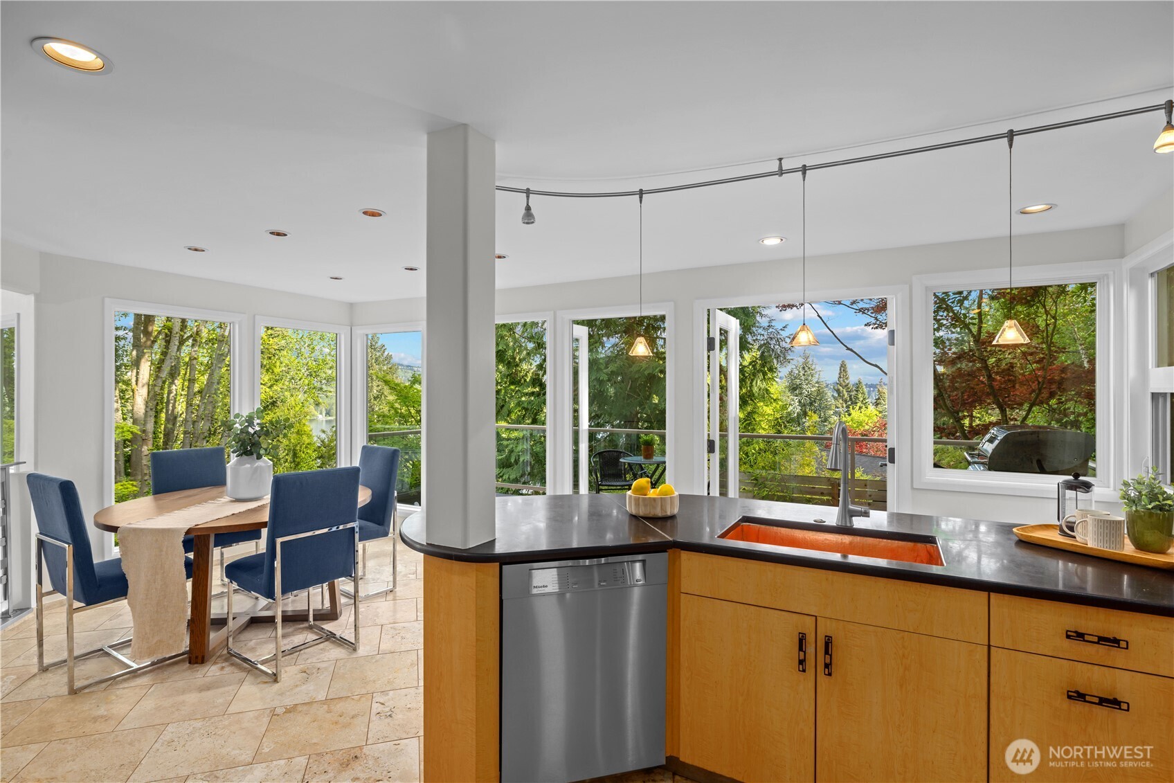 4290 Shoreclub Drive , Mercer Island, WA 98040