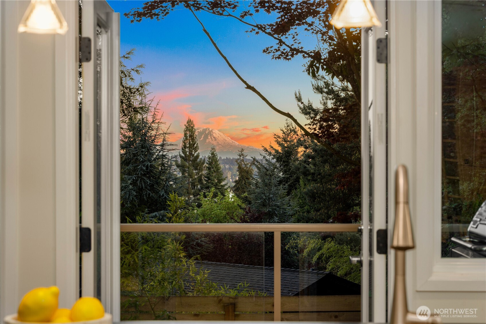4290 Shoreclub Drive , Mercer Island, WA 98040
