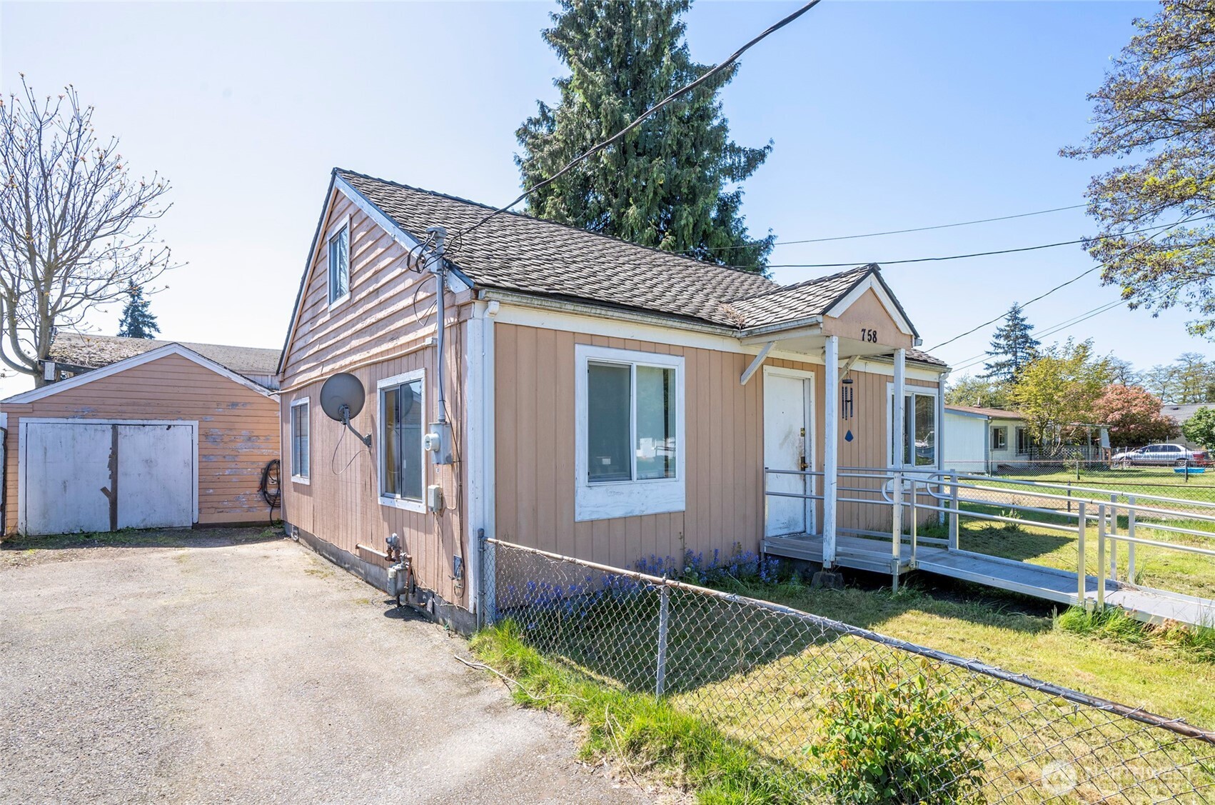 758 108th Street S, Tacoma, WA 98444