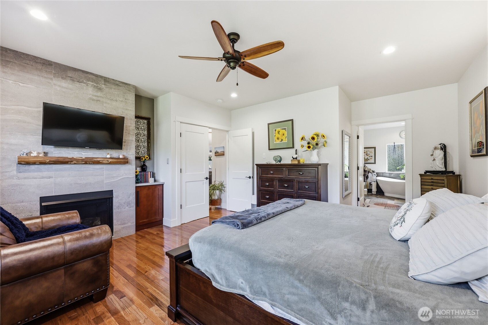 38603 Benchmark Avenue NE, Hansville, WA 98340