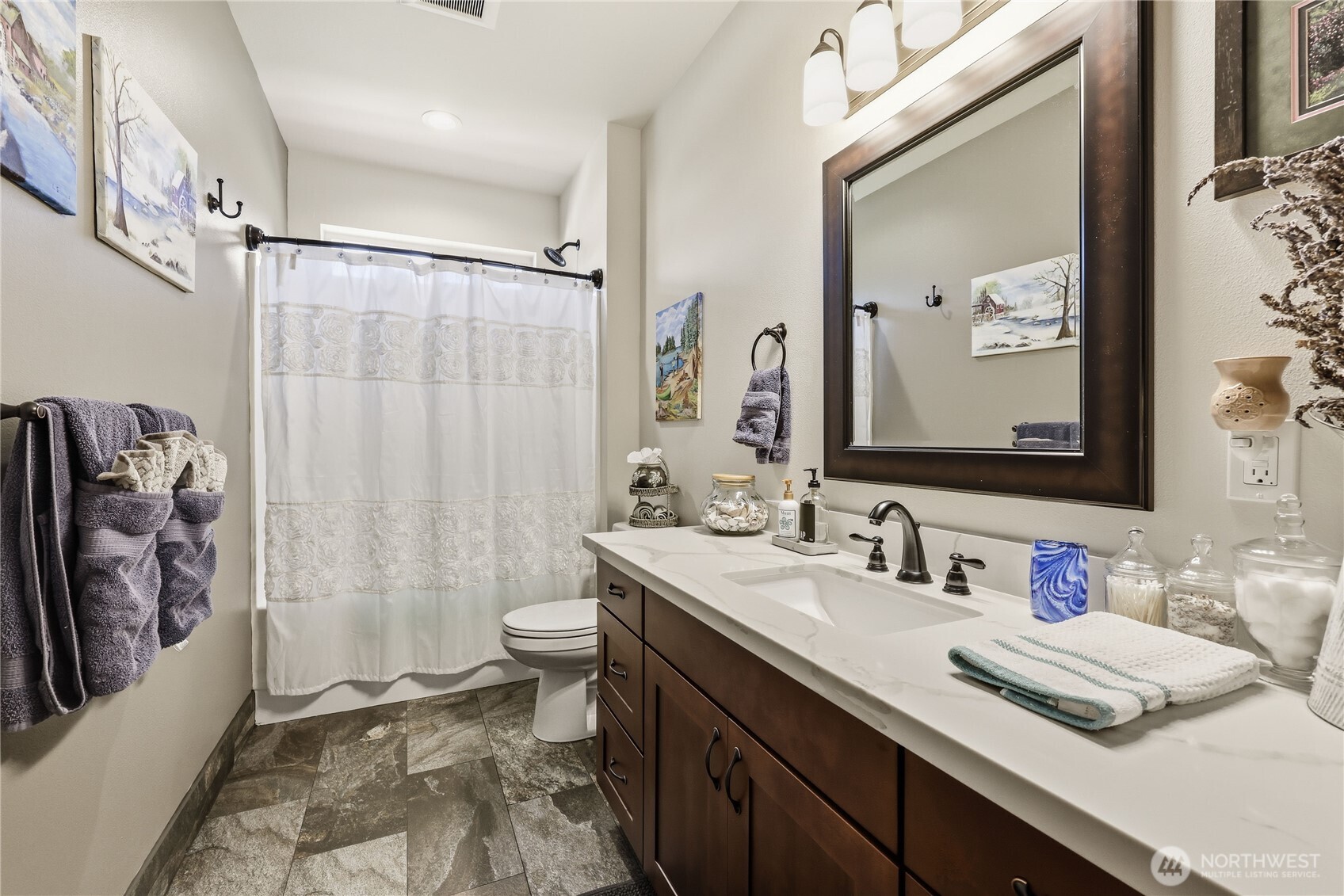 38603 Benchmark Avenue NE, Hansville, WA 98340