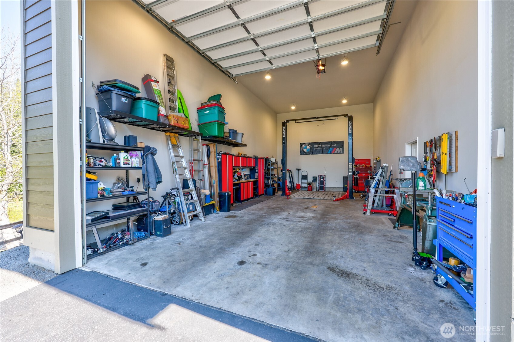38603 Benchmark Avenue NE, Hansville, WA 98340