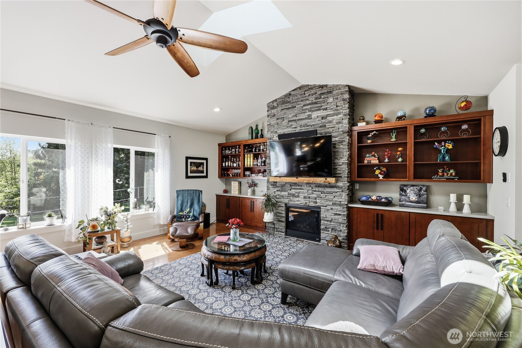 38603 Benchmark Avenue NE, Hansville, WA 98340