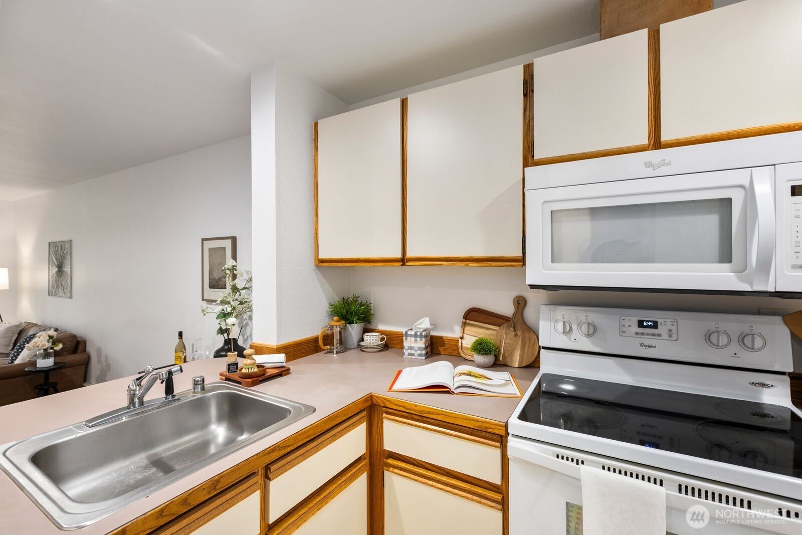 8017 NE 177th Court #504, Kenmore, WA 98028