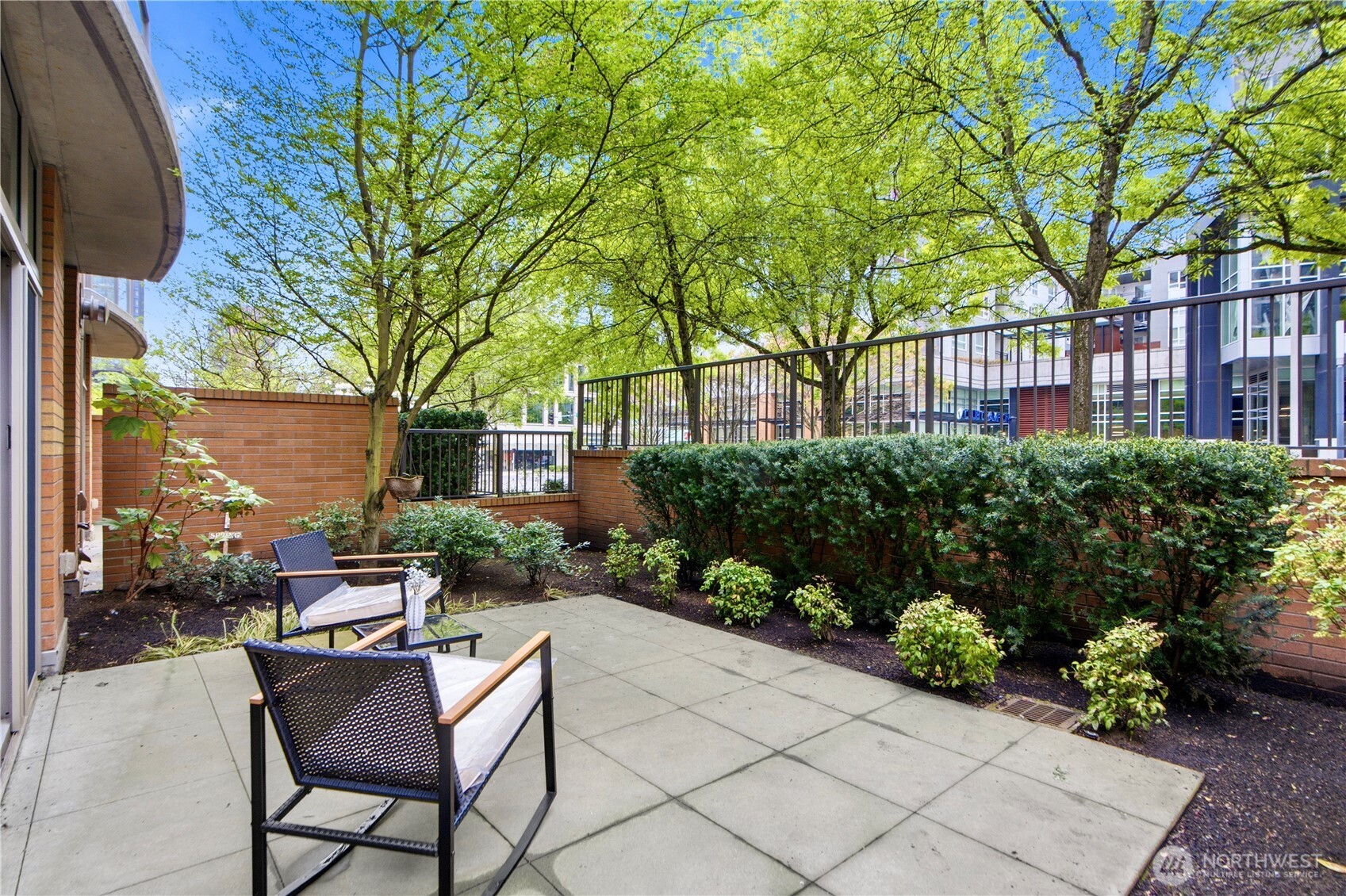 10620 NE 9th Place #TH-6, Bellevue, WA 98004