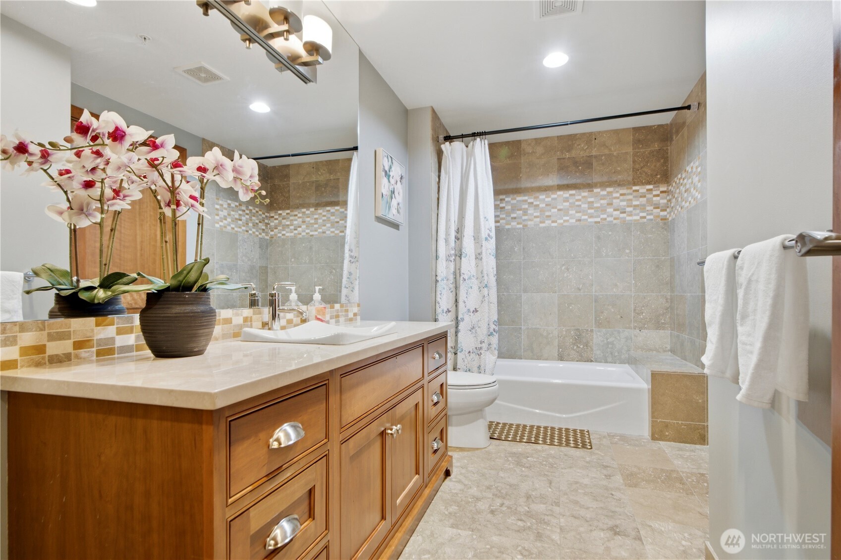 10620 NE 9th Place #TH-6, Bellevue, WA 98004