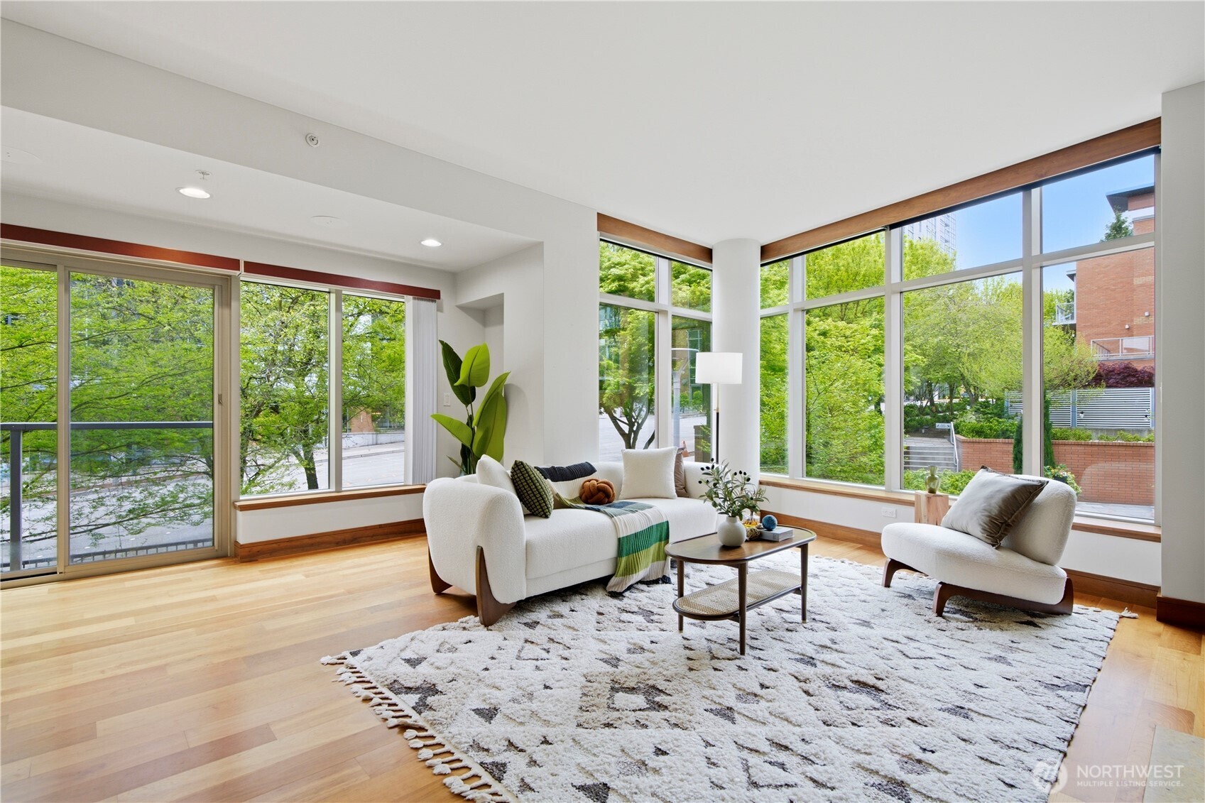 10620 NE 9th Place #TH-6, Bellevue, WA 98004