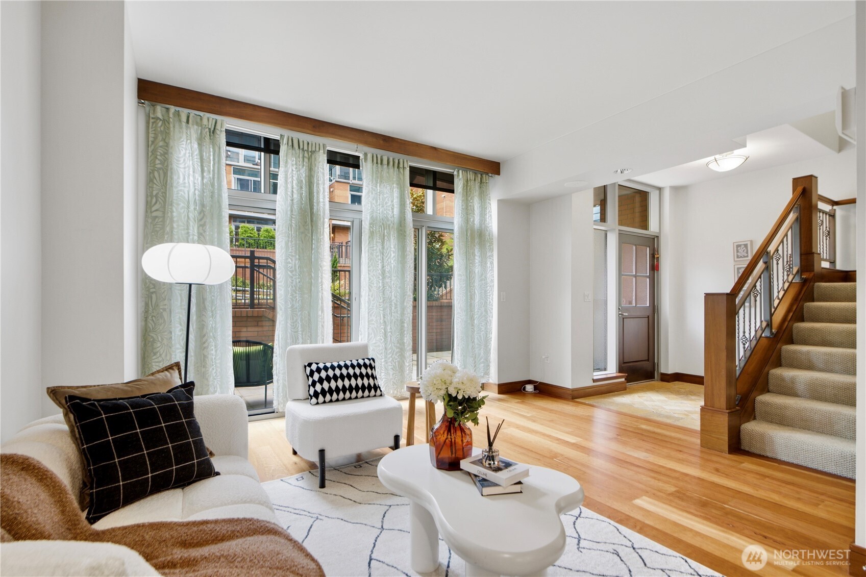 10620 NE 9th Place #TH-6, Bellevue, WA 98004