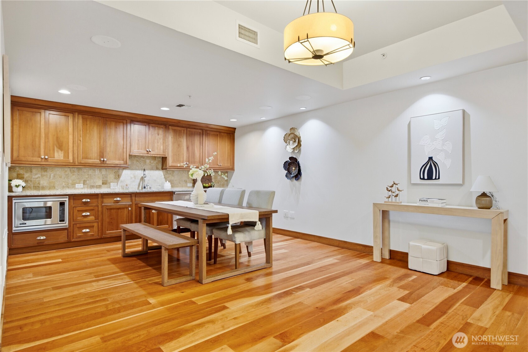 10620 NE 9th Place #TH-6, Bellevue, WA 98004
