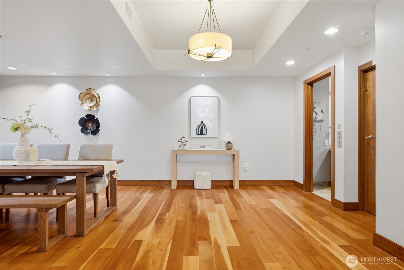 10620 NE 9th Place #TH-6, Bellevue, WA 98004