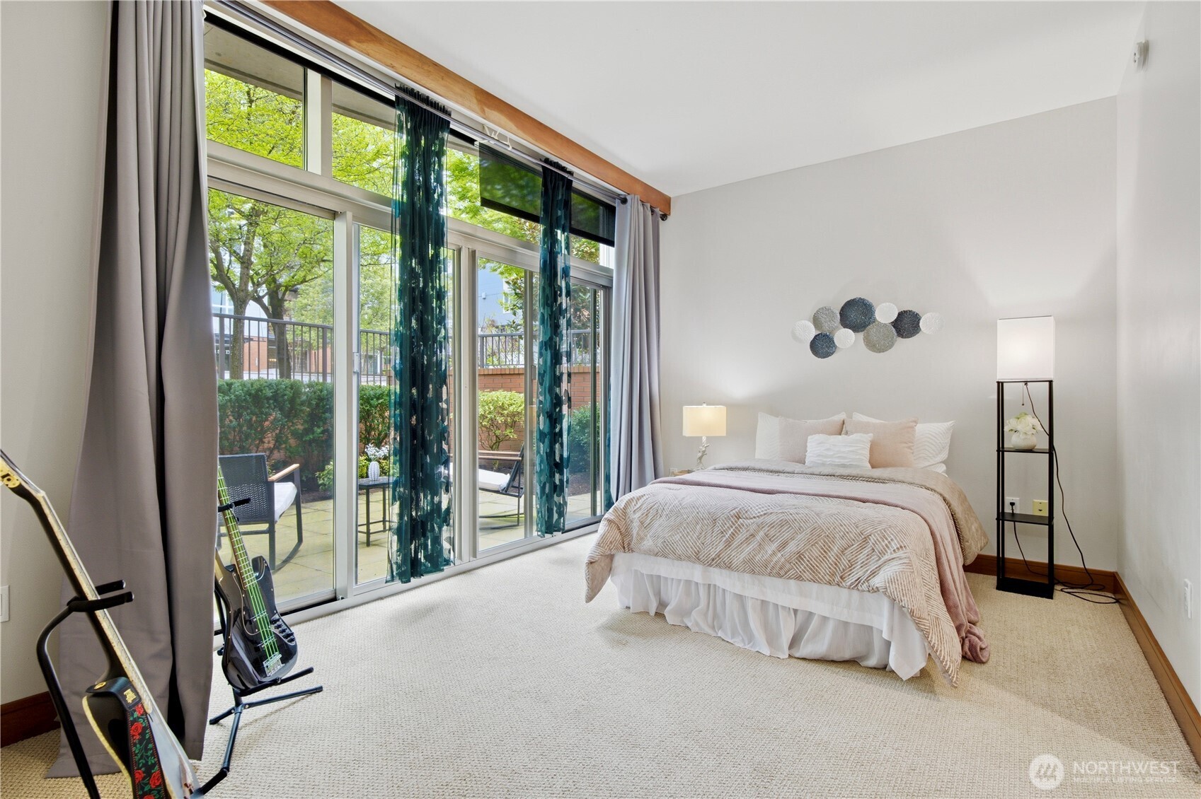 10620 NE 9th Place #TH-6, Bellevue, WA 98004