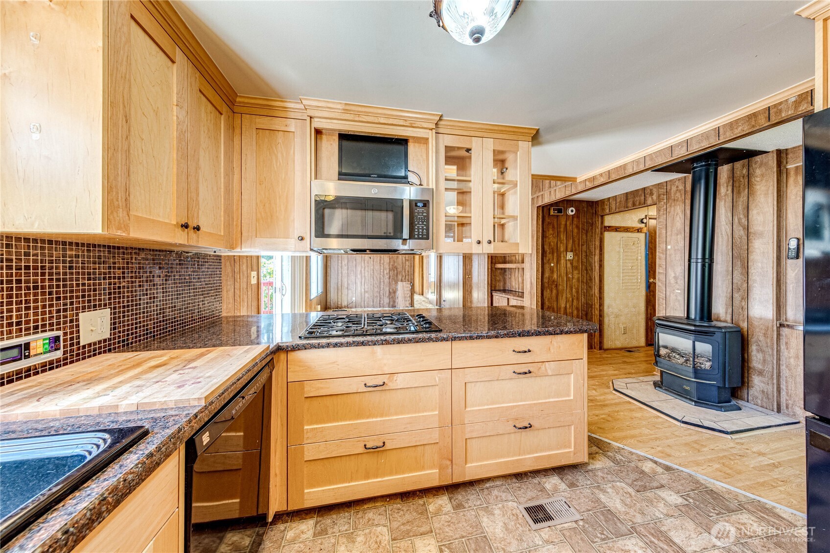 106 S Jensen Road , Port Angeles, WA 98362