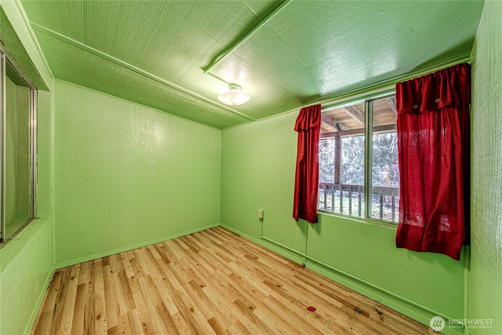 106 S Jensen Road , Port Angeles, WA 98362