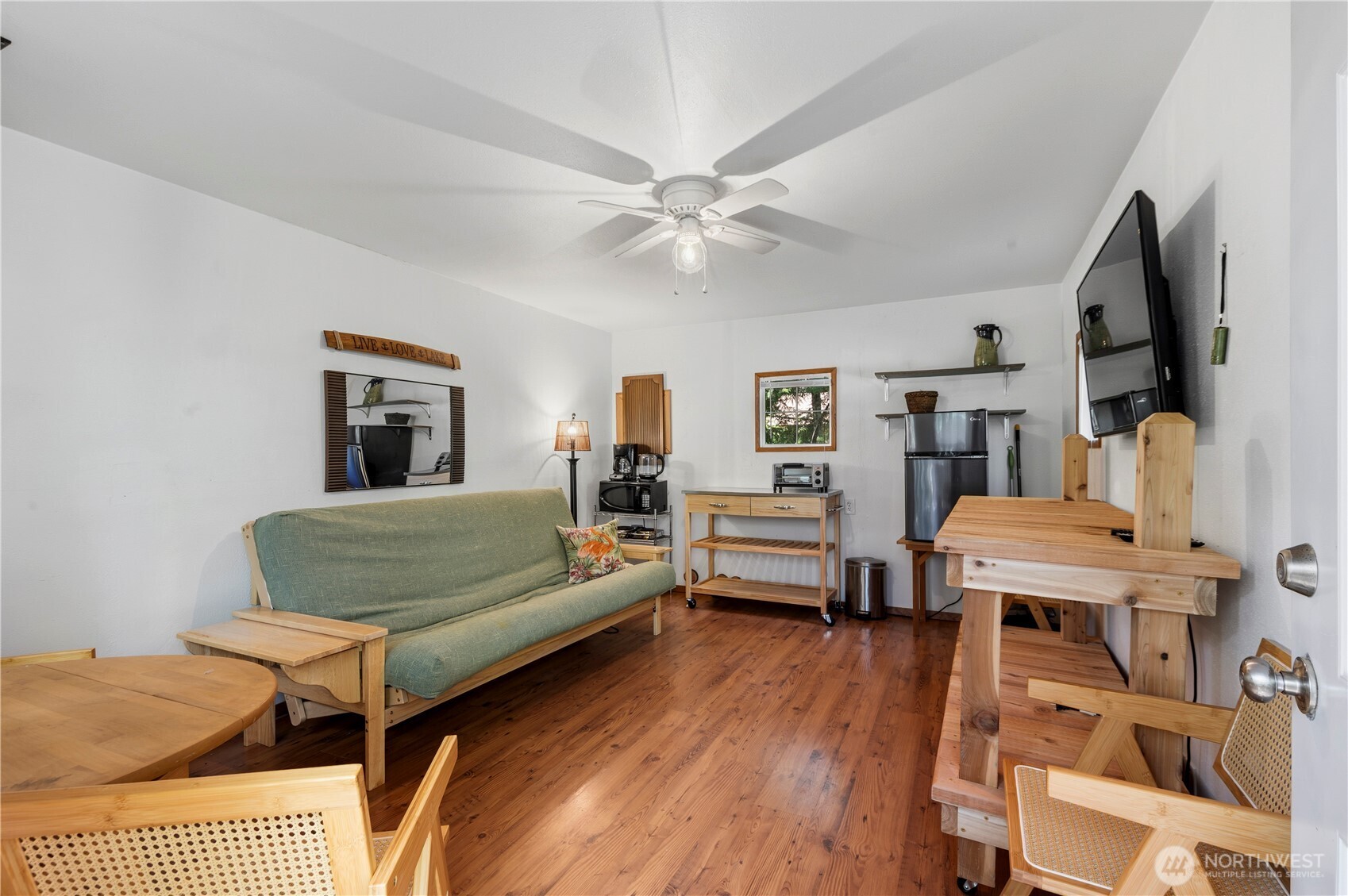 211 N Mount Christie Drive , Hoodsport, WA 98548