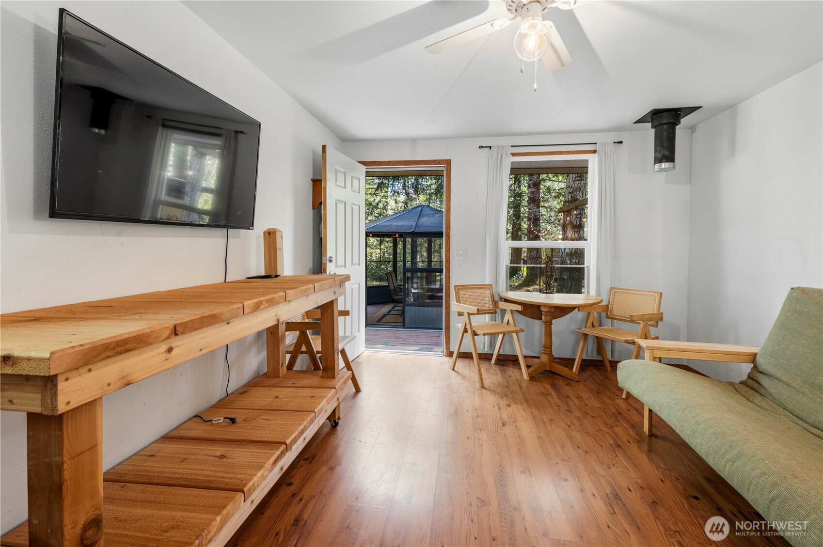 211 N Mount Christie Drive , Hoodsport, WA 98548