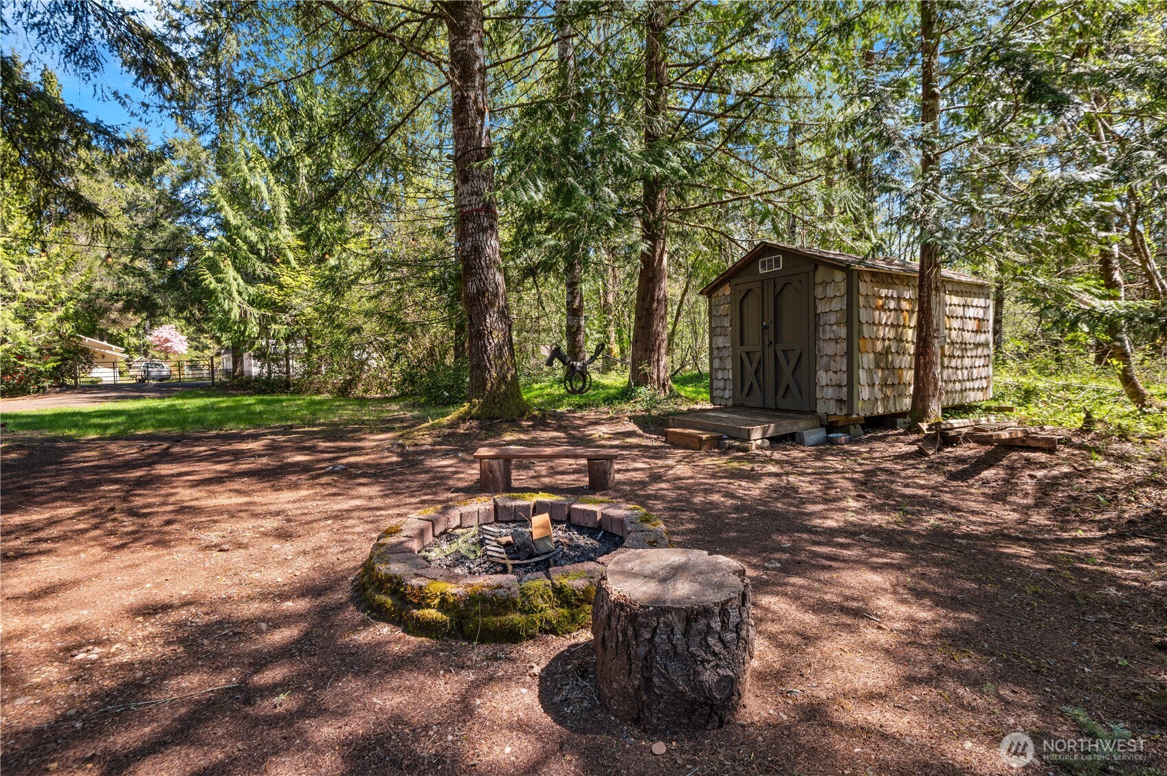211 N Mount Christie Drive , Hoodsport, WA 98548