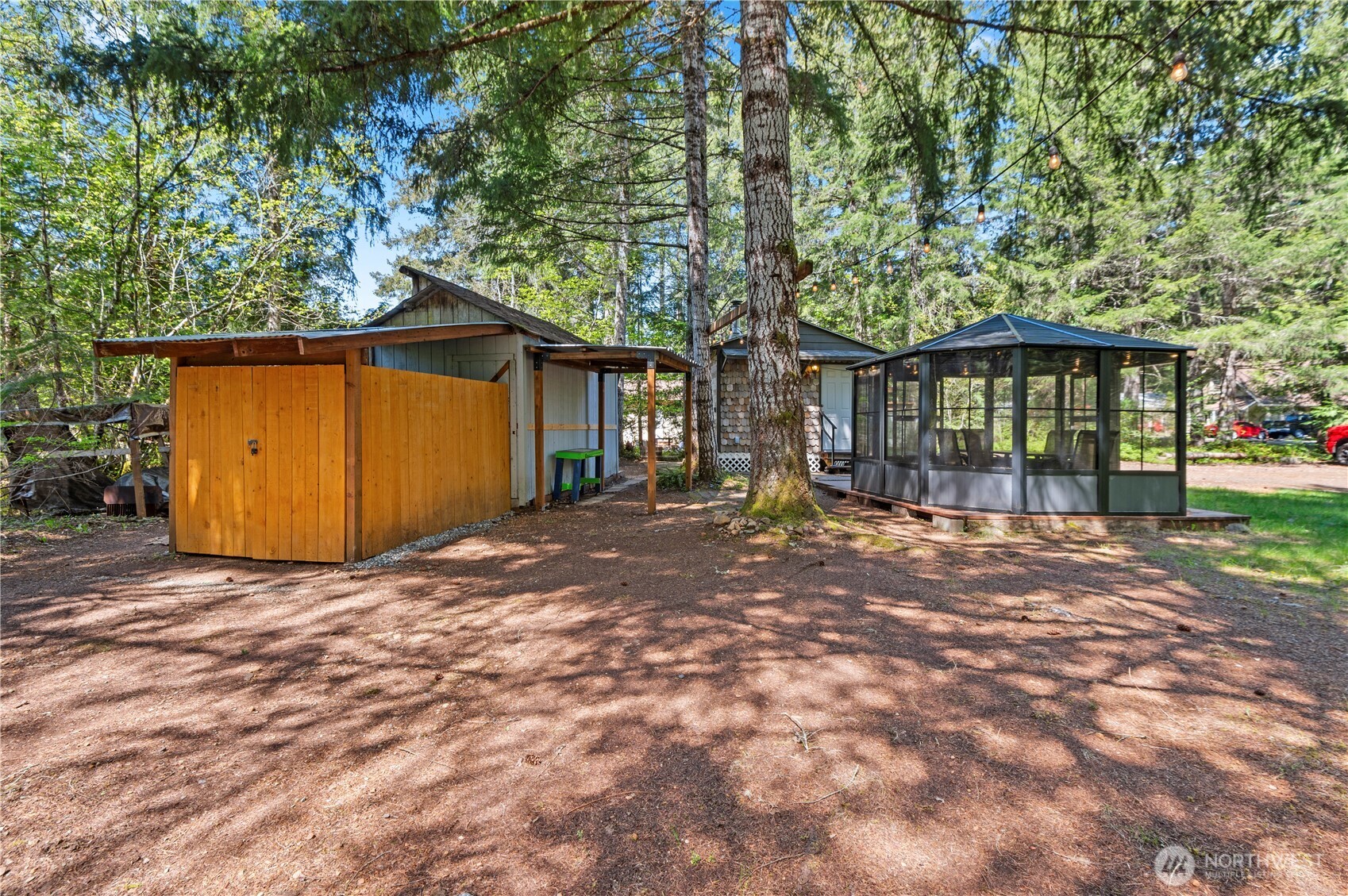 211 N Mount Christie Drive , Hoodsport, WA 98548