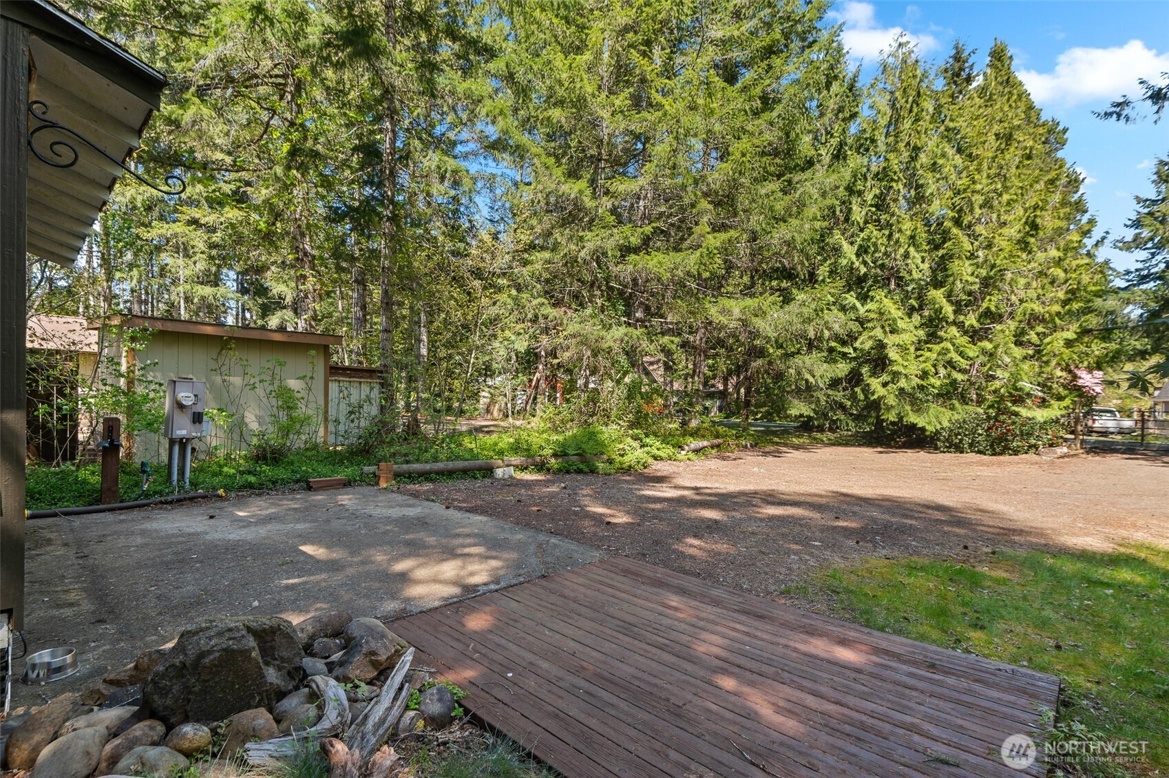 211 N Mount Christie Drive , Hoodsport, WA 98548