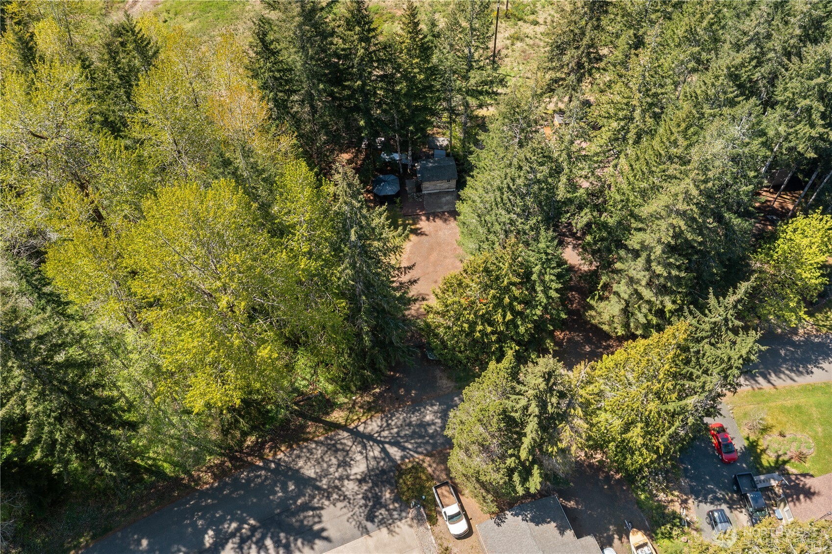 211 N Mount Christie Drive , Hoodsport, WA 98548