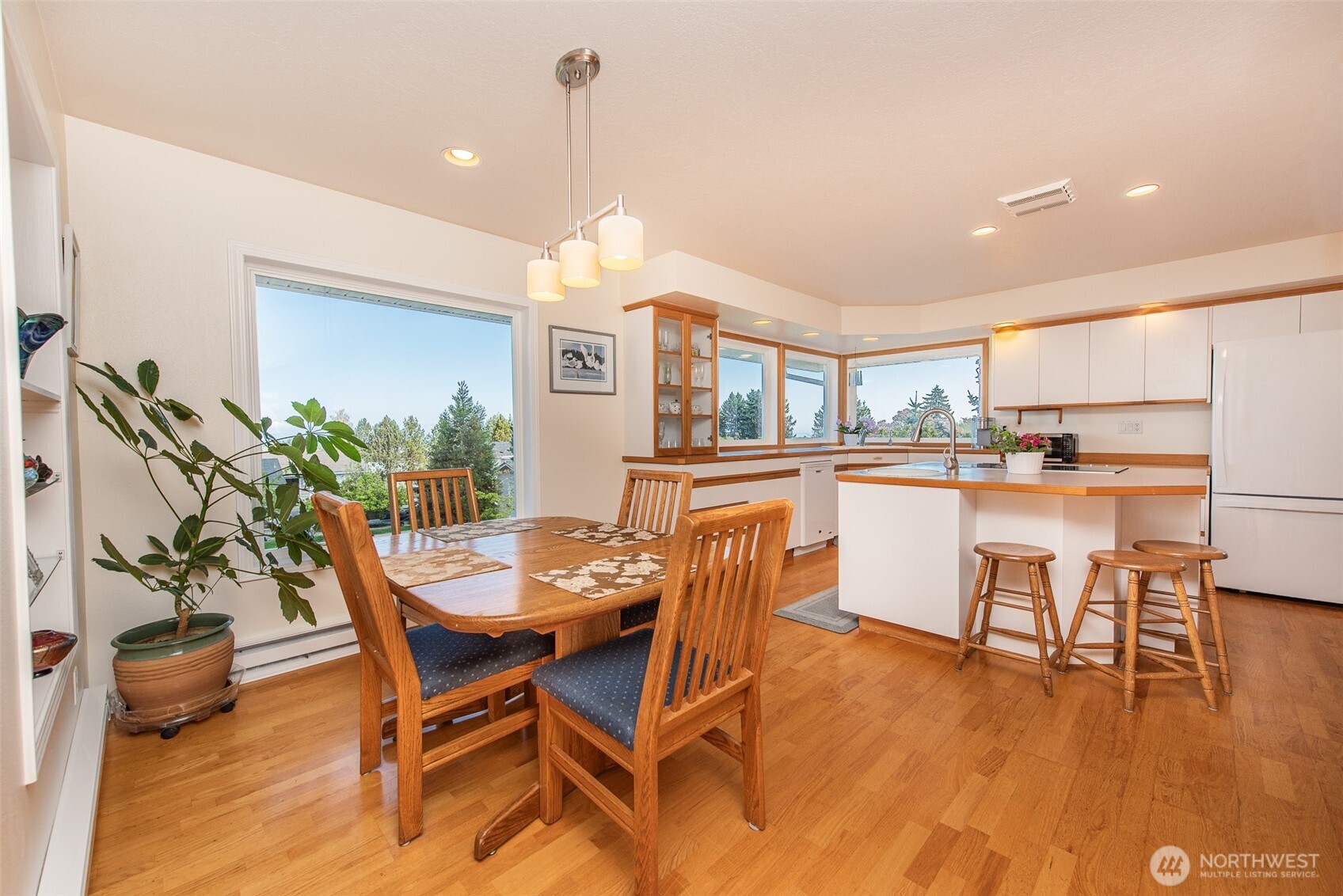 608 Reservoir Road , Sequim, WA 98382