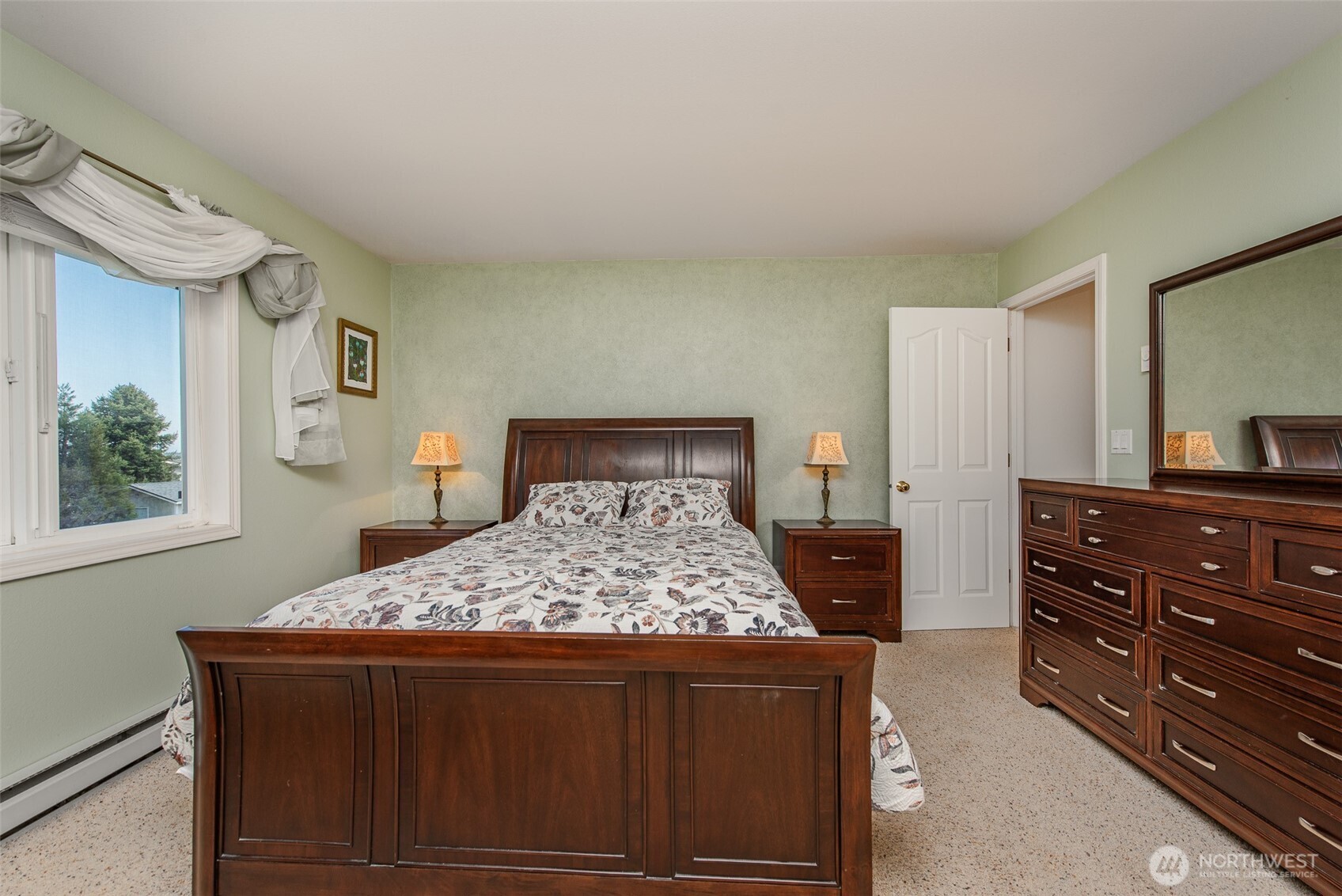 608 Reservoir Road , Sequim, WA 98382