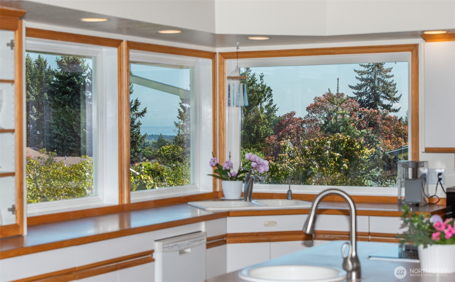 608 Reservoir Road , Sequim, WA 98382