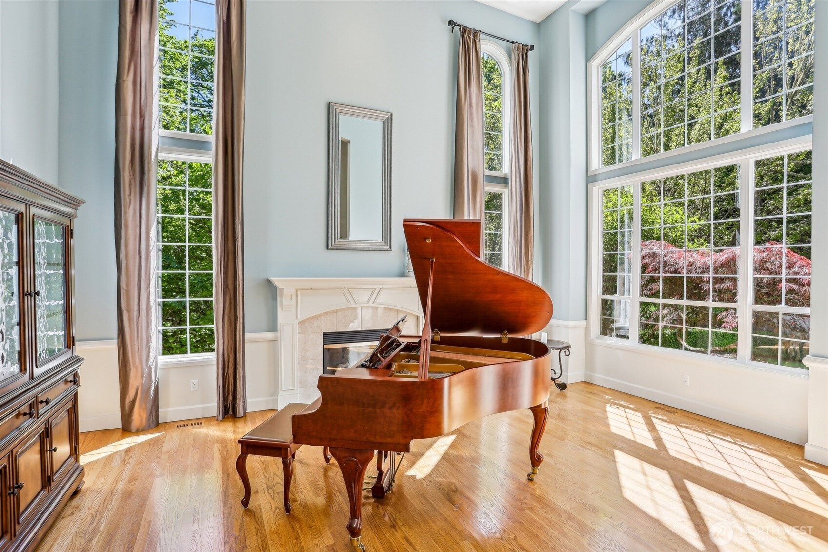 25846 NE 4th Place , Sammamish, WA 98074
