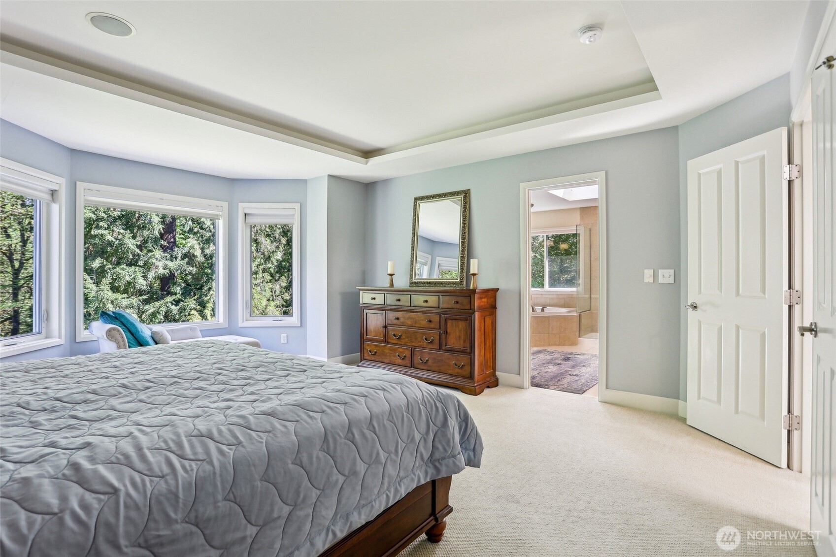 25846 NE 4th Place , Sammamish, WA 98074